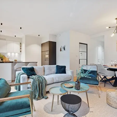 Luxury 2 Bedroom In City Of Apartment