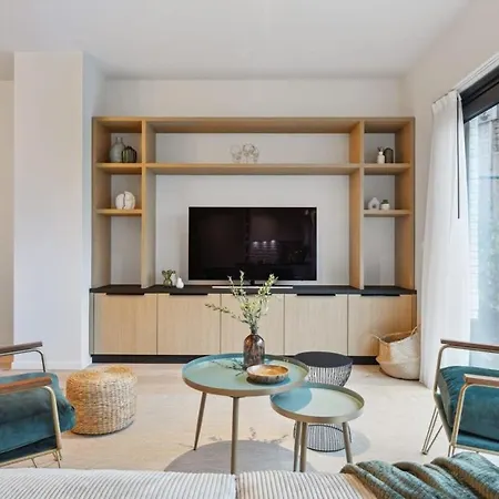 Luxury 2 Bedroom In City Of