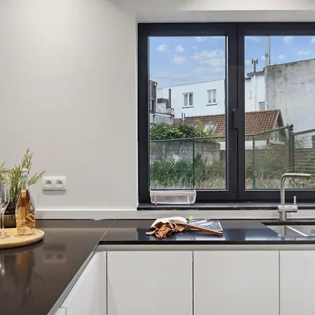 Luxury 2 Bedroom In City Of *