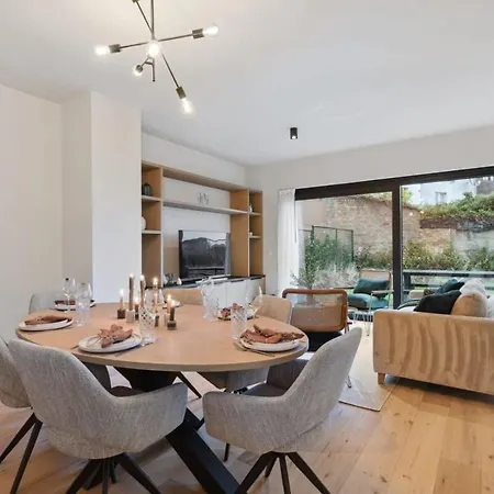 Luxury 2 Bedroom In City Of *