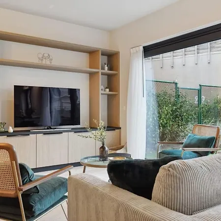 Luxury 2 Bedroom In City Of *