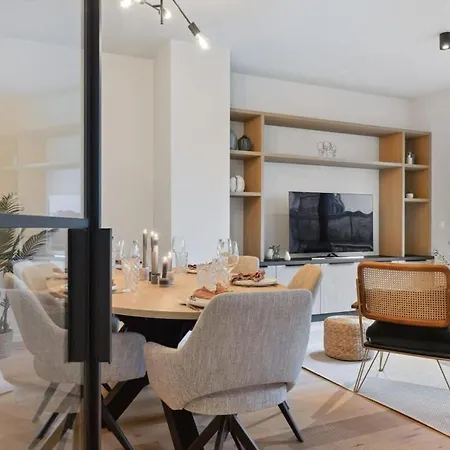 Luxury 2 Bedroom In City Of *